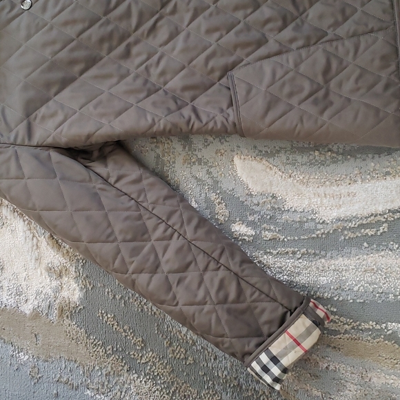 Authentic Burberry  quilted Jacket - Picture 3 of 14